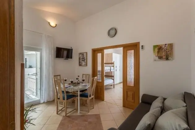 Apart Daire (Nina - sea view family apartments - A)