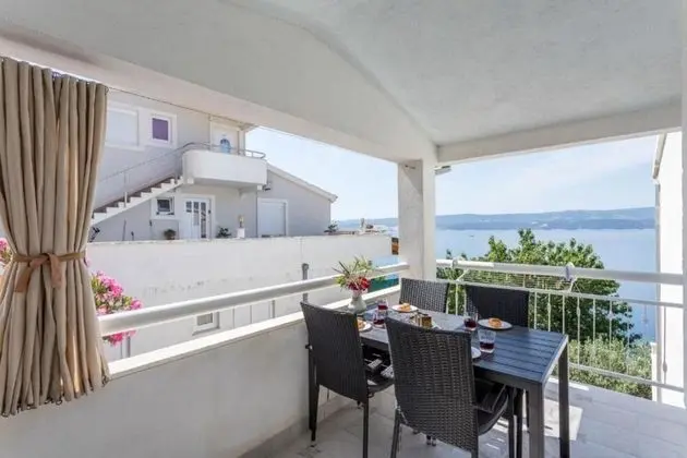Apart Daire (Nina - sea view family apartments - A)