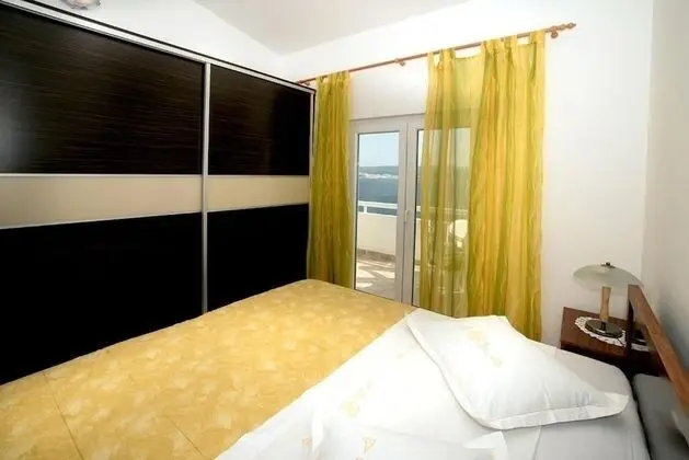 Apart Daire (Nina - sea view family apartments - A)
