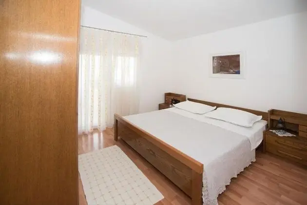 Apart Daire (Nina - sea view family apartments - A)
