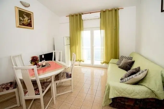 Apart Daire (Nina - sea view family apartments - A)