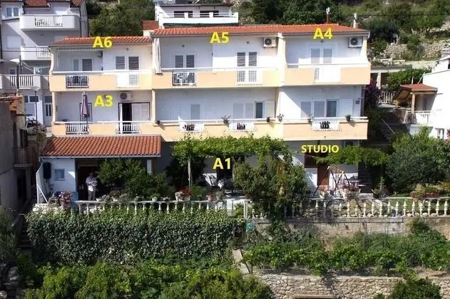 Apart Daire (Nina - sea view family apartments - A)