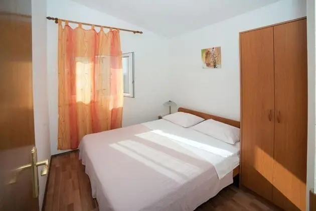Apart Daire (Nina - sea view family apartments - A)
