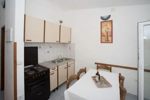 Apart Daire (Nina - sea view family apartments - A)