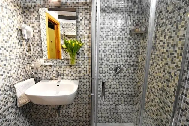 Deluxe Tek Büyük veya İki Ayrı Yataklı Oda