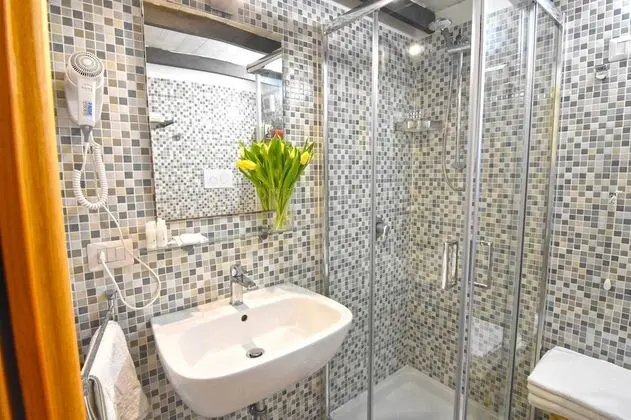 Deluxe Tek Büyük veya İki Ayrı Yataklı Oda