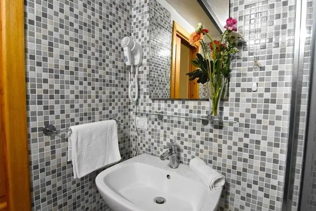 Standard Tek Büyük veya İki Ayrı Yataklı Oda