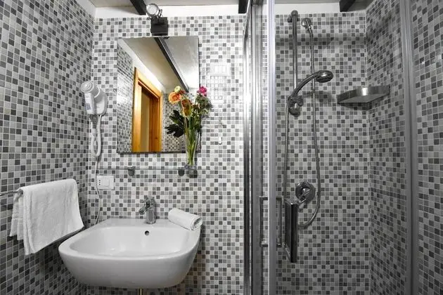 Standard Tek Büyük veya İki Ayrı Yataklı Oda