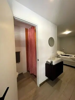 City Tek Büyük Yataklı Oda