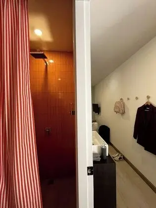 City Tek Büyük Yataklı Oda