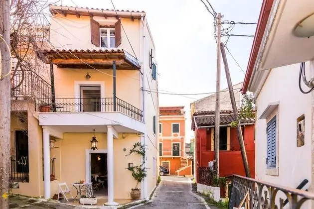 Ev