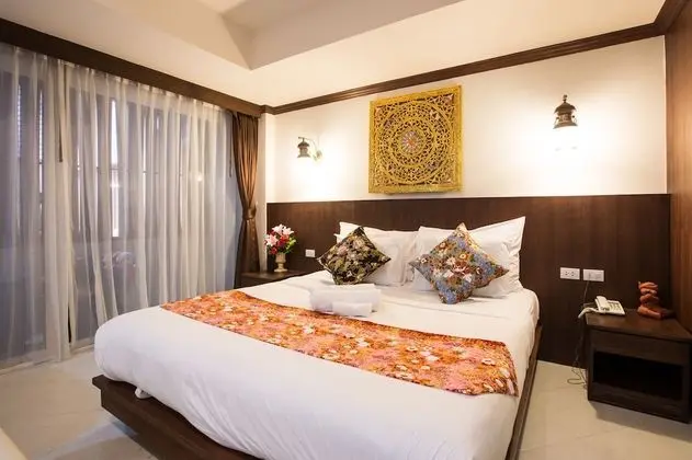 Deluxe Queen Room with Sofa