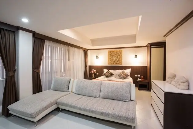 Deluxe Queen Room with Sofa