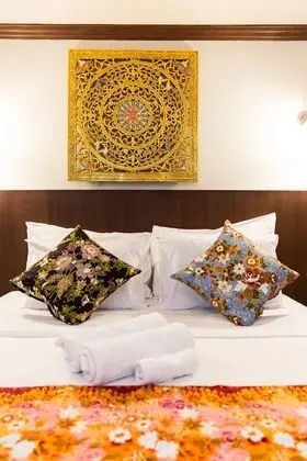 Deluxe Queen Room with Sofa