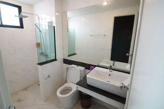 4-Bed Mixed Dormitory