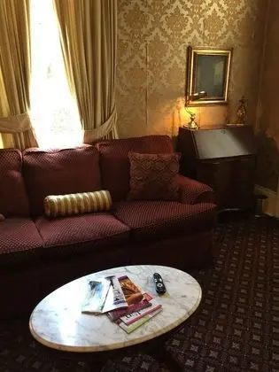 1 Bedroom Suite