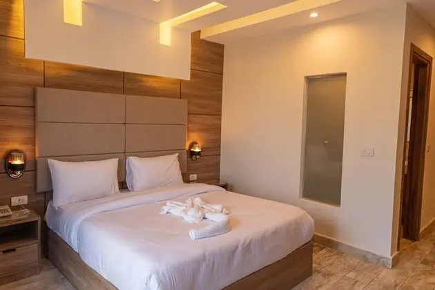 Double Room with Balcony, Pyramids view