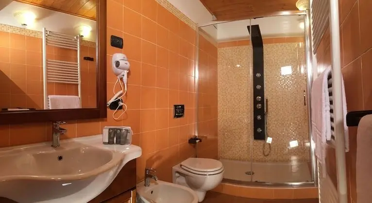 Deluxe Tek Büyük Yataklı Oda (Cedro - SPA included)