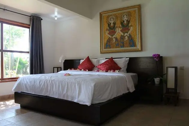 5 Bedrooms Villa with Private Pool