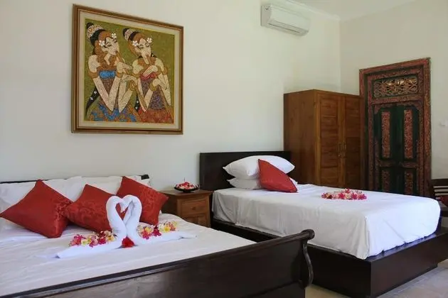 5 Bedrooms Villa with Private Pool