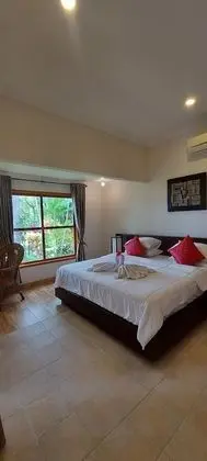 5 Bedrooms Villa with Private Pool