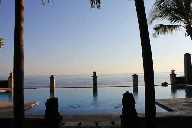 5 Bedrooms Villa with Private Pool
