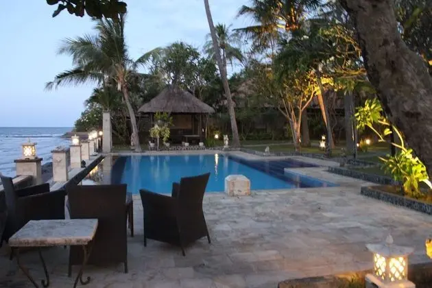 5 Bedrooms Villa with Private Pool