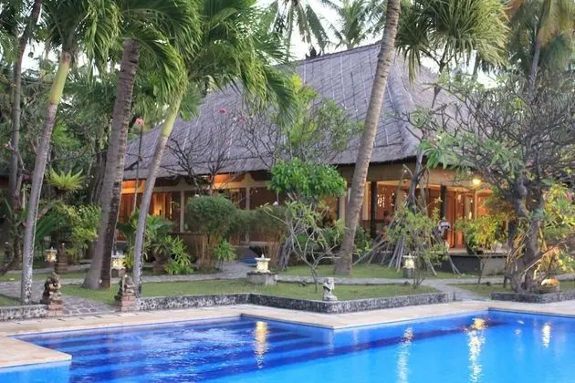 5 Bedrooms Villa with Private Pool