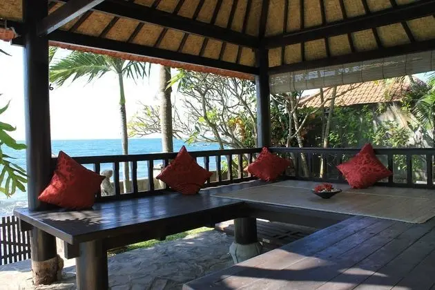 5 Bedrooms Villa with Private Pool
