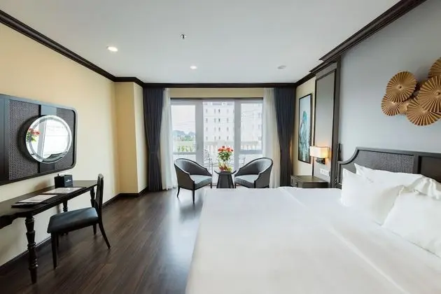 Deluxe Tek Büyük Yataklı Oda, Balkon (Grand, Indochine Wing)