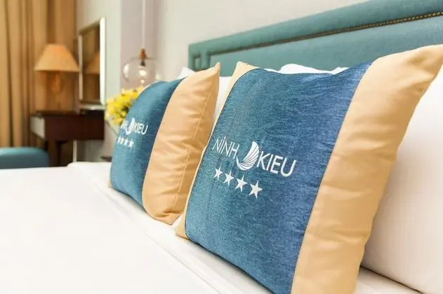 Superior Tek Büyük Yataklı Oda, Nehir Manzaralı