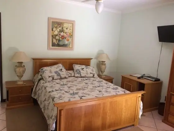 Basic Oda, 1 Büyük (Queen) Boy Yatak, Sigara İçilmez, Bahçeli