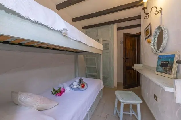 Family Ev, Birden Çok Yatak, 2 Banyolu, Bahçeli (Villa Nini With Sea View)