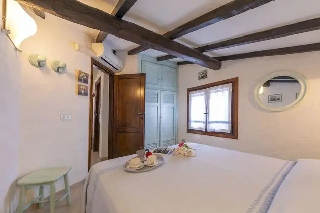 Family Ev, Birden Çok Yatak, 2 Banyolu, Bahçeli (Villa Nini With Sea View)