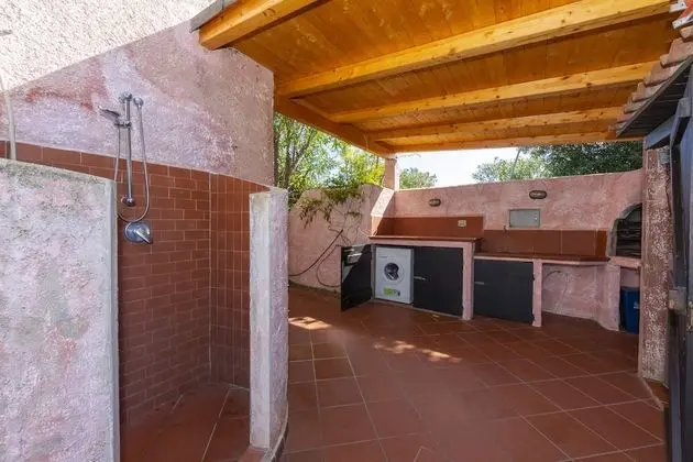 Family Ev, Birden Çok Yatak, 2 Banyolu, Bahçeli (Villa Nini With Sea View)