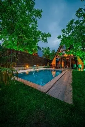 Bungalow, Bahçe Manzaralı, Havuzlu