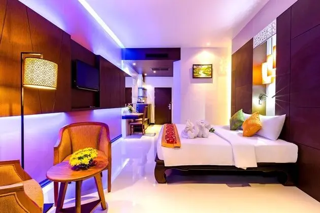 Grand Oda, Havuz Manzaralı