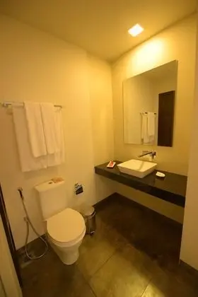 Deluxe Tek Büyük veya İki Ayrı Yataklı Oda, Balkon