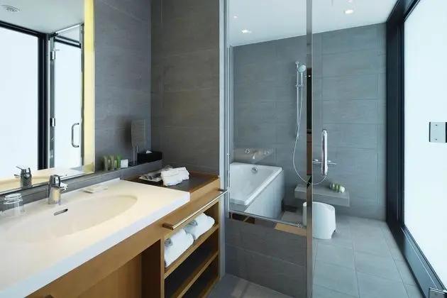 İki Ayrı Yataklı Oda, Sigara İçilebilir