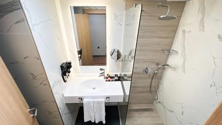 Standart Oda, Şehir Manzaralı