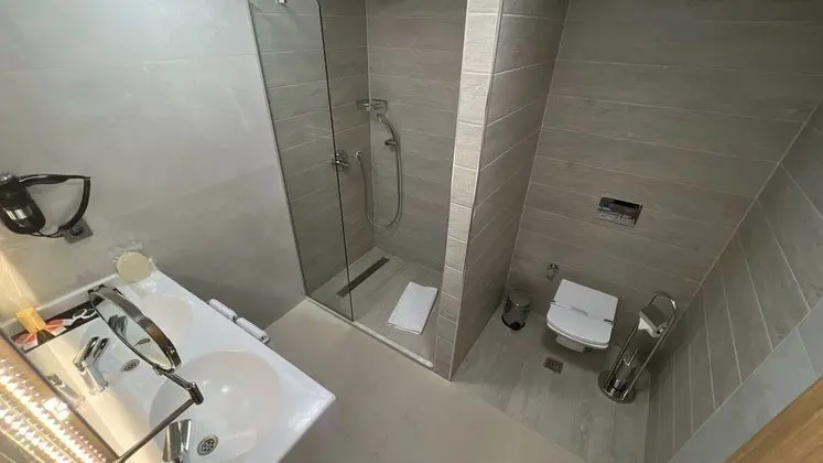 Corner Suite