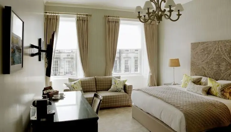 Townhouse Grand