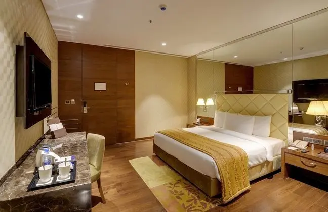 Comfort Queen Room