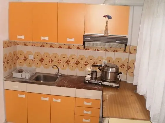 Stüdyo, Bahçe Manzaralı