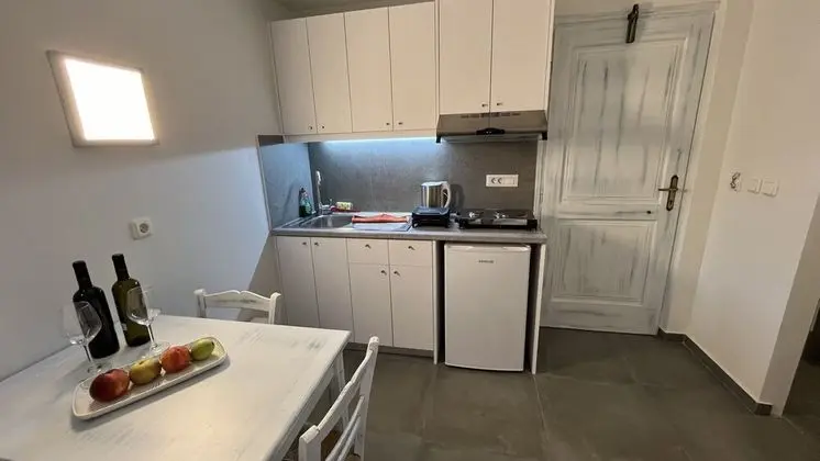 Basic Stüdyo, Bahçe Manzaralı
