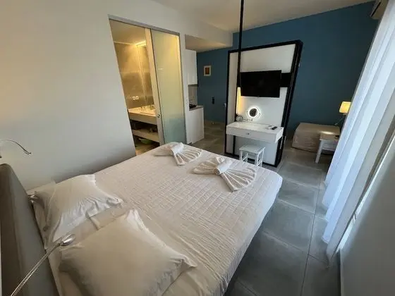 Exclusive Stüdyo, Havuz Manzaralı