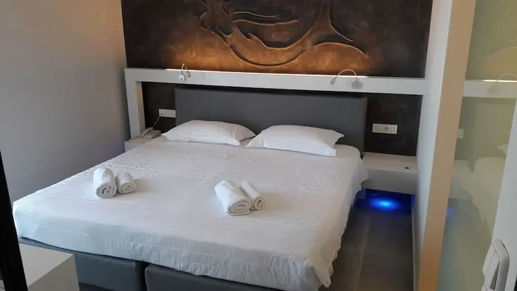 Exclusive Stüdyo, Havuz Manzaralı