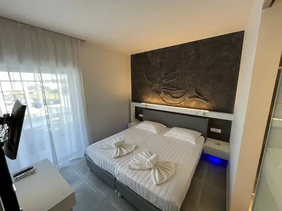 Exclusive Stüdyo, Havuz Manzaralı