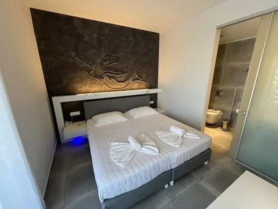 Exclusive Stüdyo, Havuz Manzaralı