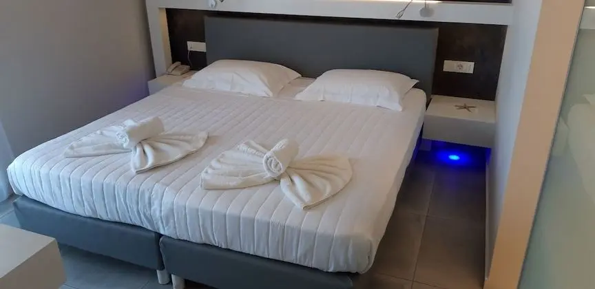 Exclusive Stüdyo, Havuz Manzaralı